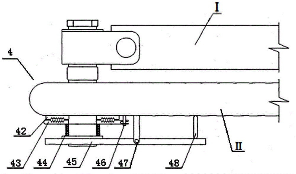 Automatically-closed fireproof door