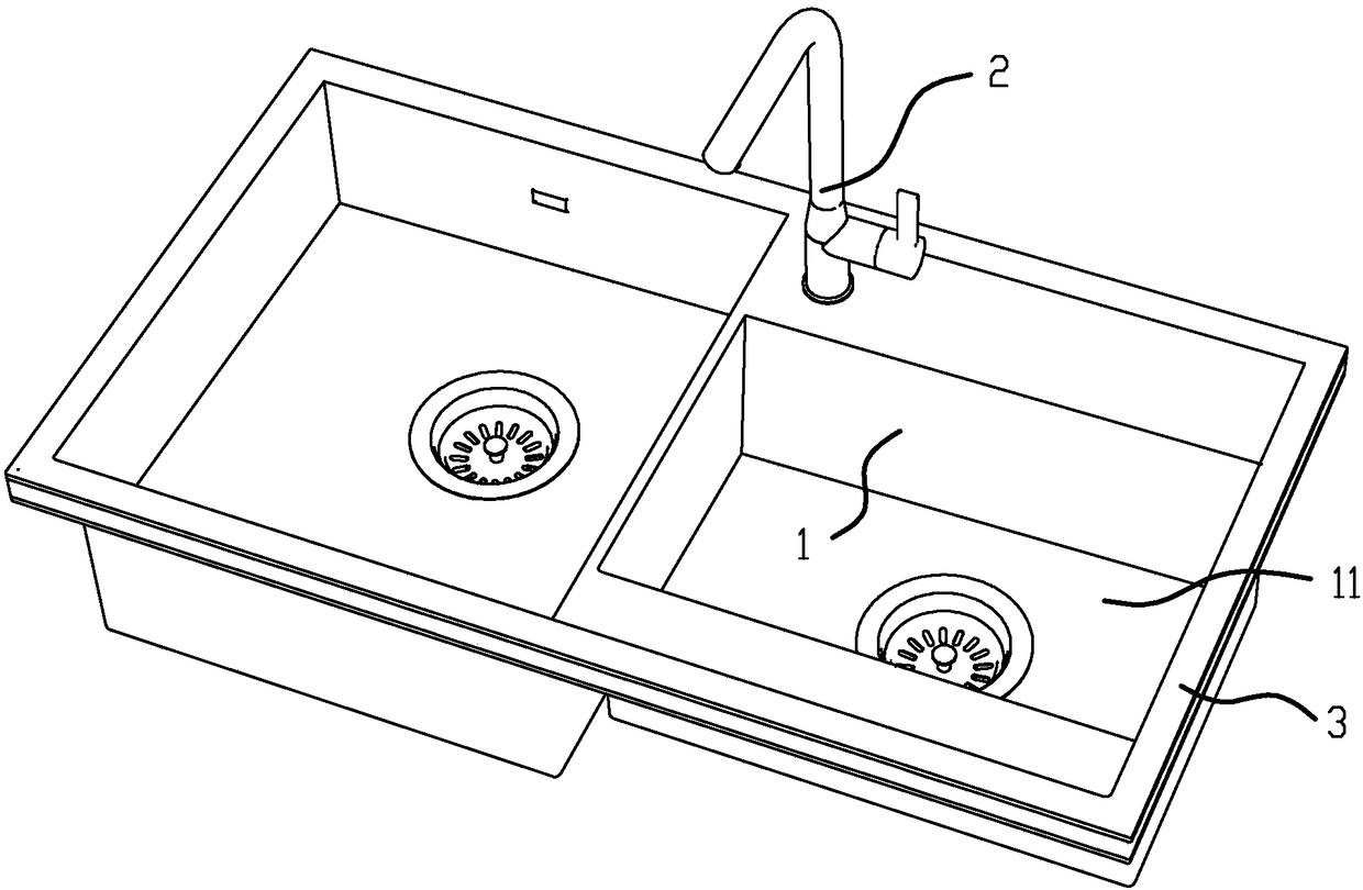 A tank body with automatic heating around the edge