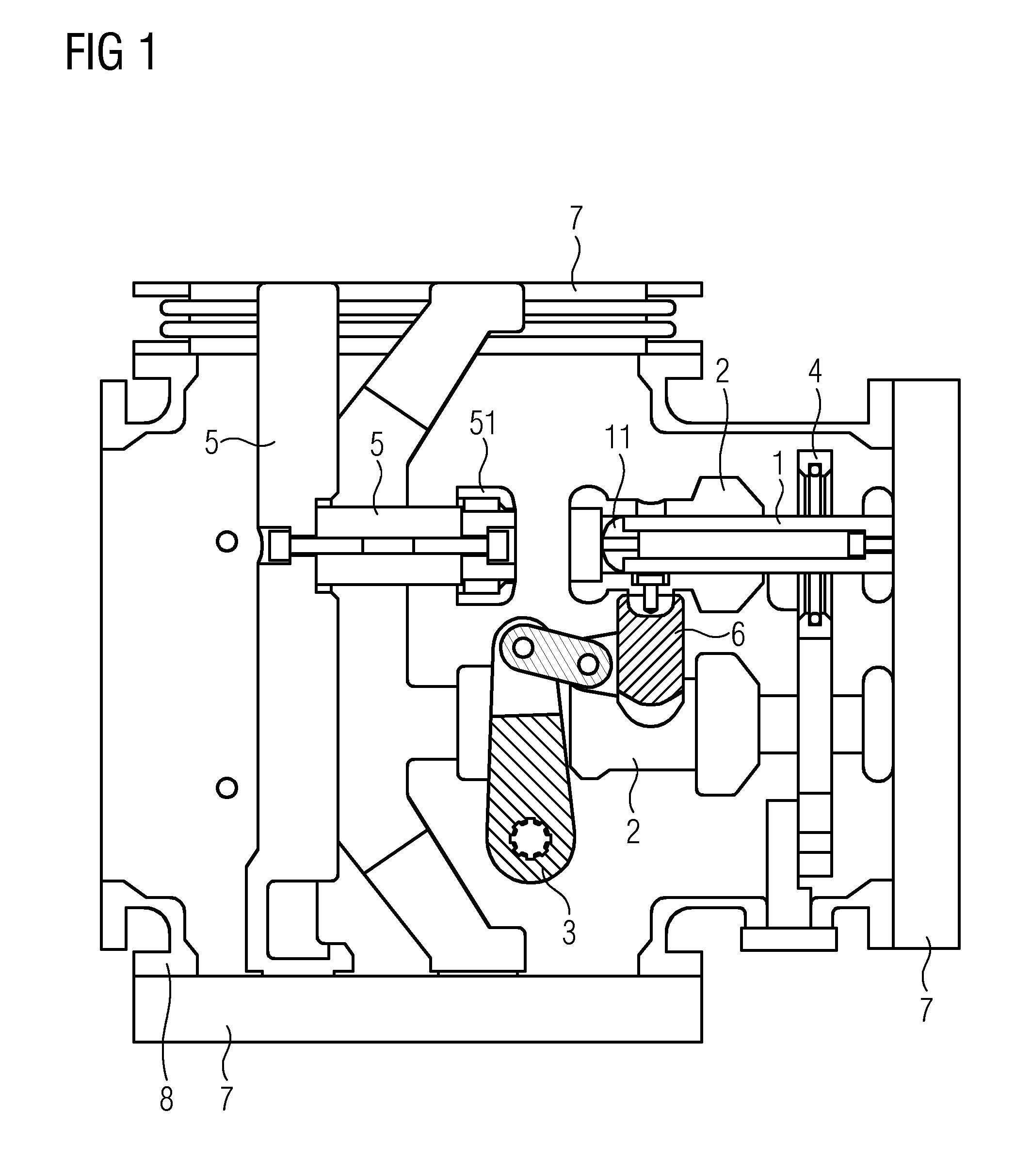 Isolating/grounding switch with three phases in one enclosure