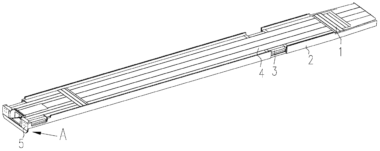 Railway vehicle and underframe structure thereof