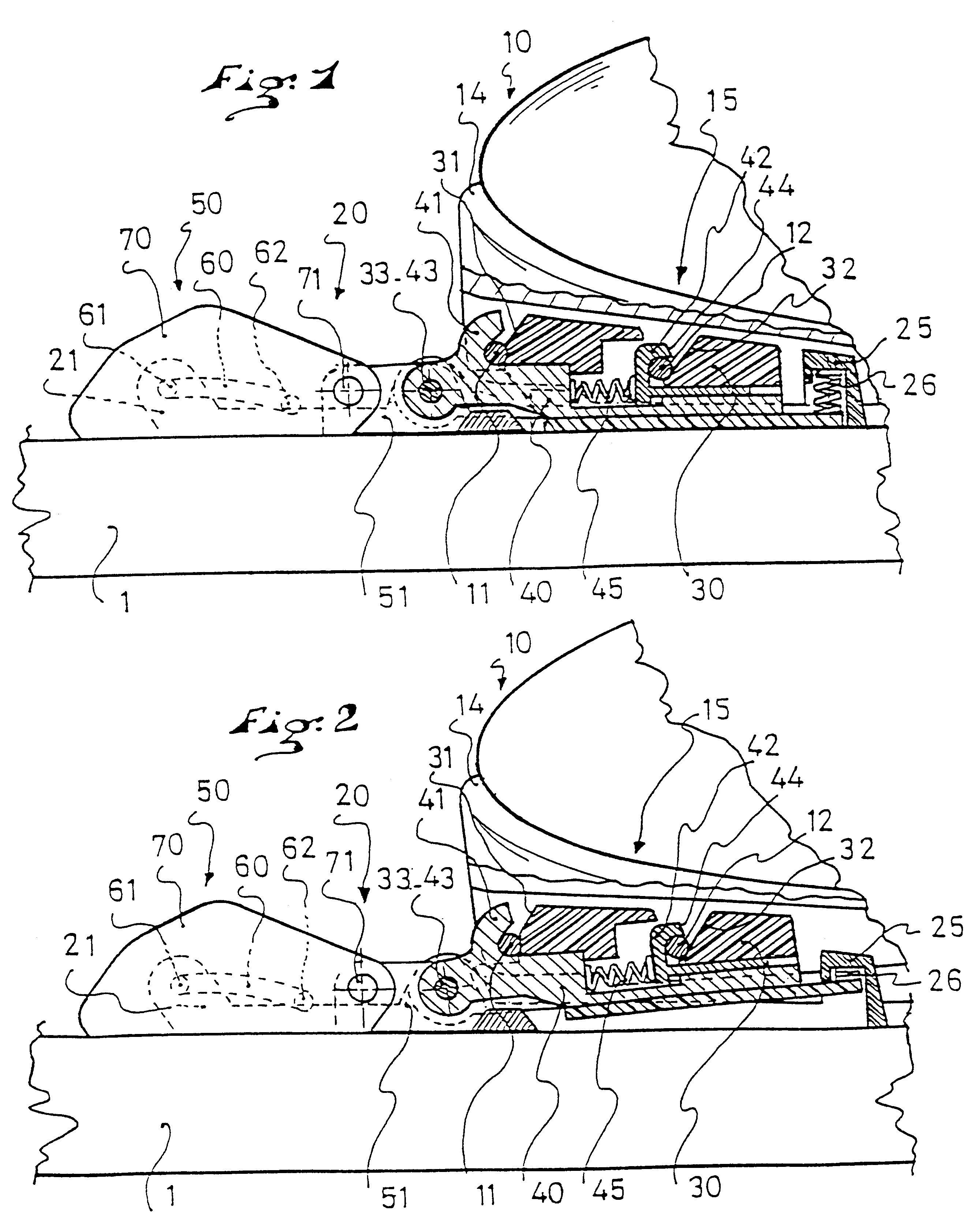 Apparatus for attaching a gliding element to a shoe