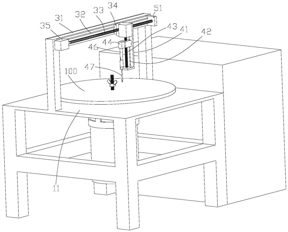 Automatic rubber pad cutting device and method