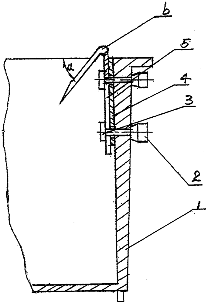 Bag breaking device for dumping wet garbage