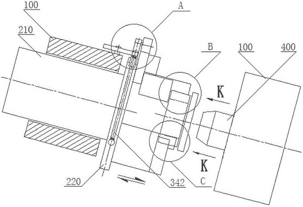 Feeding device of ring rolling machine and feeding method