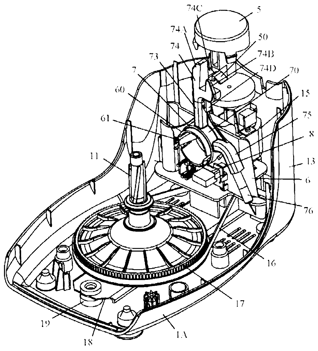 Household cooking appliance comprising a receptacle containing a motor driven cutting tool