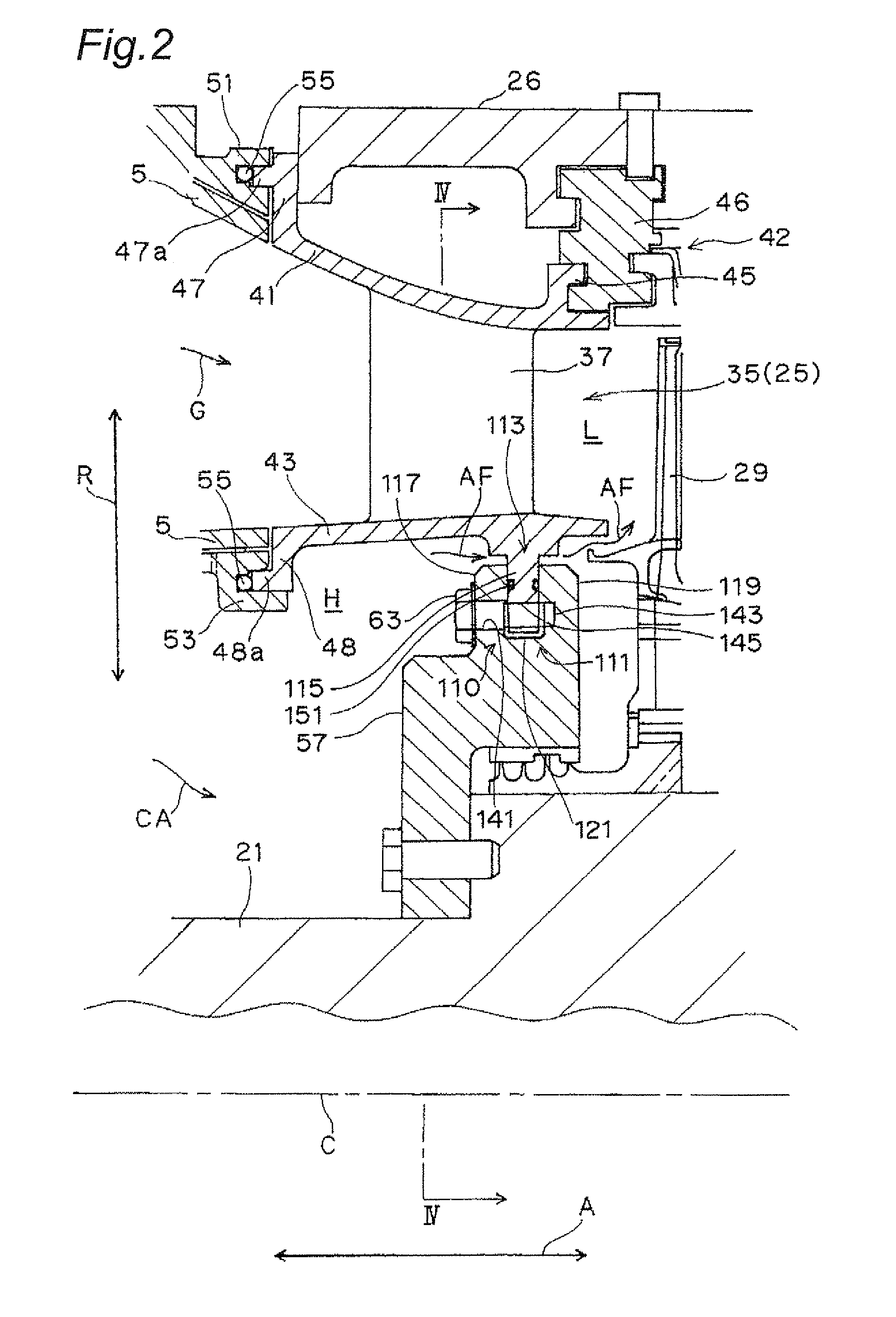 Sealing arrangement and gas turbine engine with the sealing arrangement