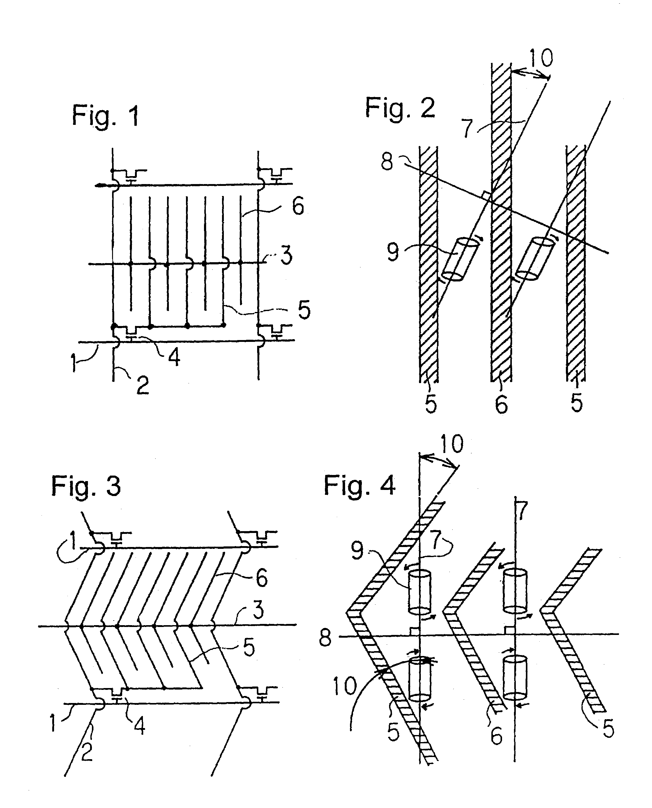 Liquid crystal display device comprising pixel and common electrodes inclined in first and second directions to form a zigzag shape which is symmetrical relative to alignment direction of liquid crystal