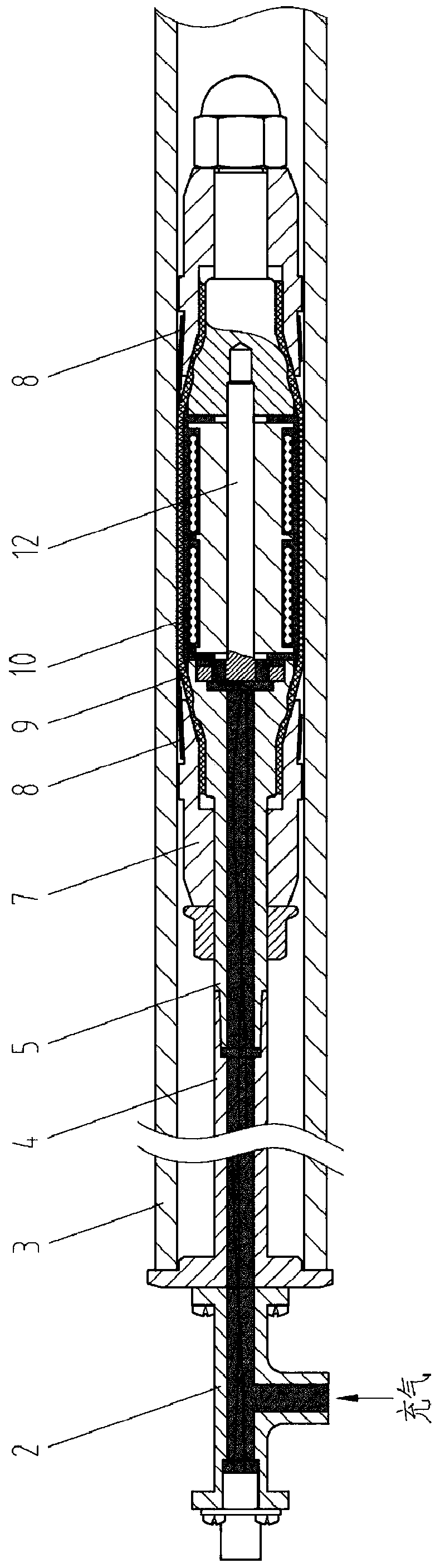 Ultrasonic guided wave transducer that can be built into the inspection pipeline