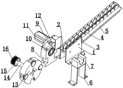 Iron chain winding device for anchor drop of ship body