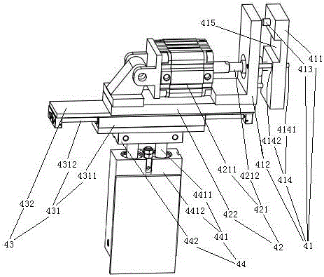 On-line hole-forming device and on-line hole-forming method for stringing holes in portable paper bags