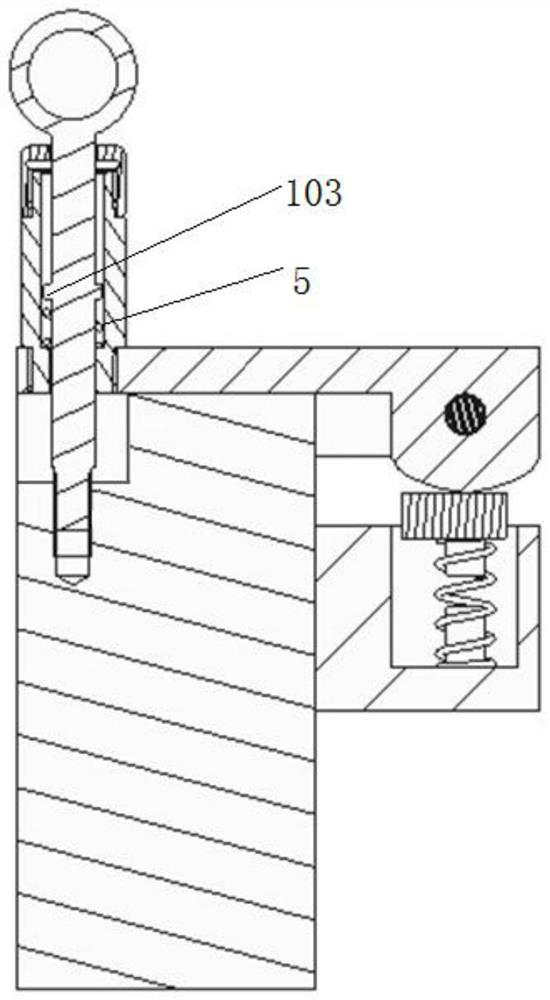 Quick tightening device and tightening method for hard-shell water tank used in space station