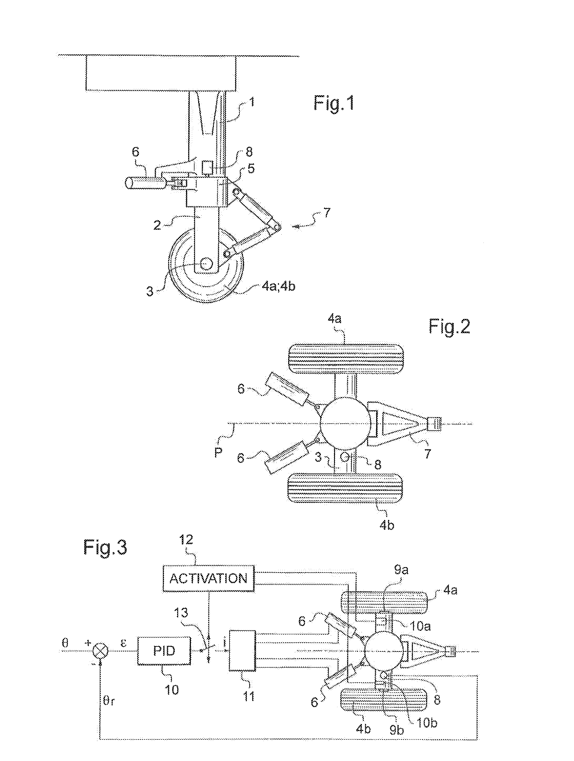 Method of managing the steering of aircraft wheels, in particular in the event of a tire bursting or deflating