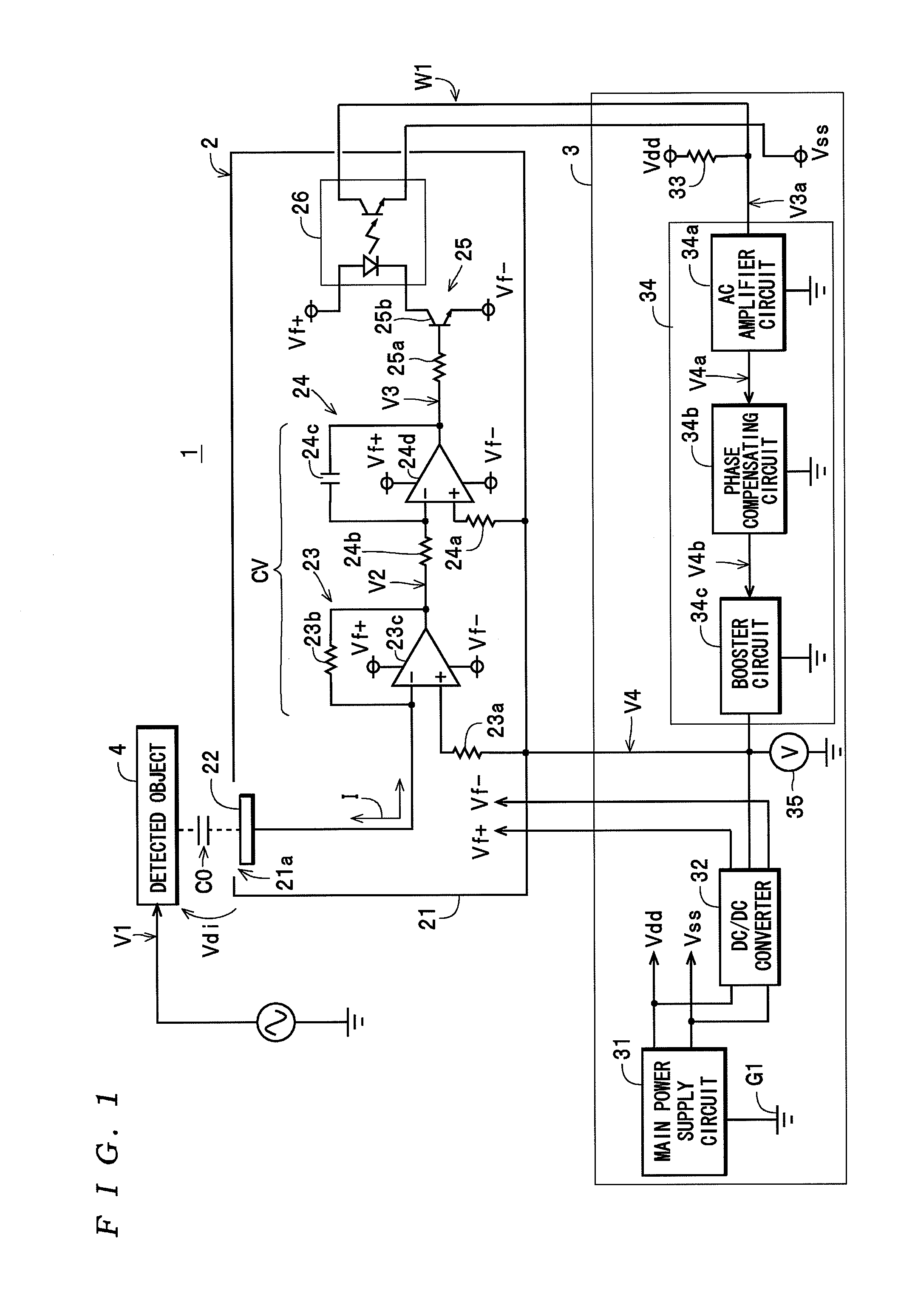 Voltage detecting apparatus and line voltage detecting apparatus having a detection electrode disposed facing a detected object