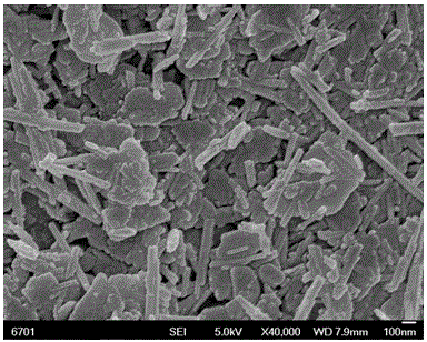 Method for preparing off-white attapulgite by hydrothermal method