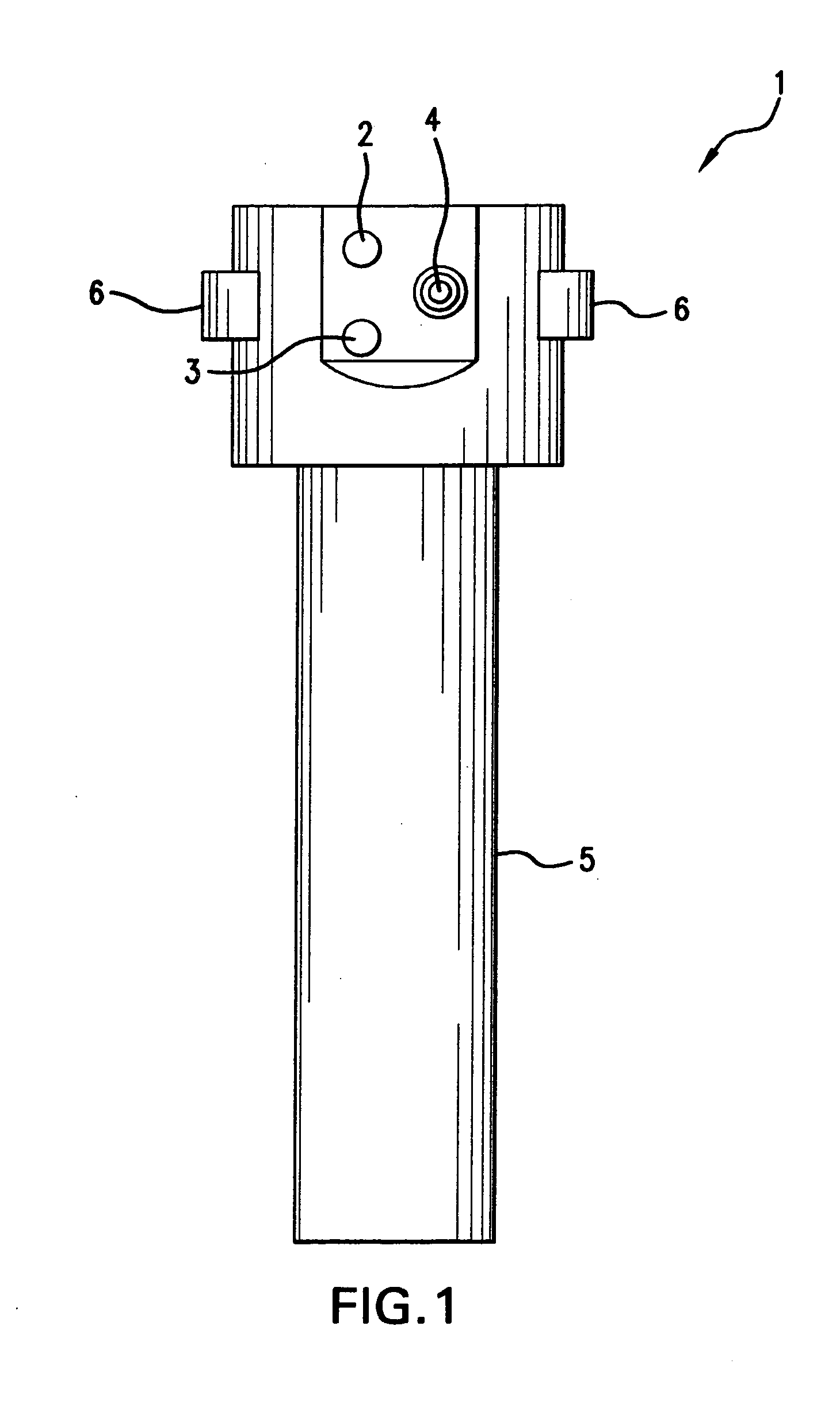 Heatable ice perforation device