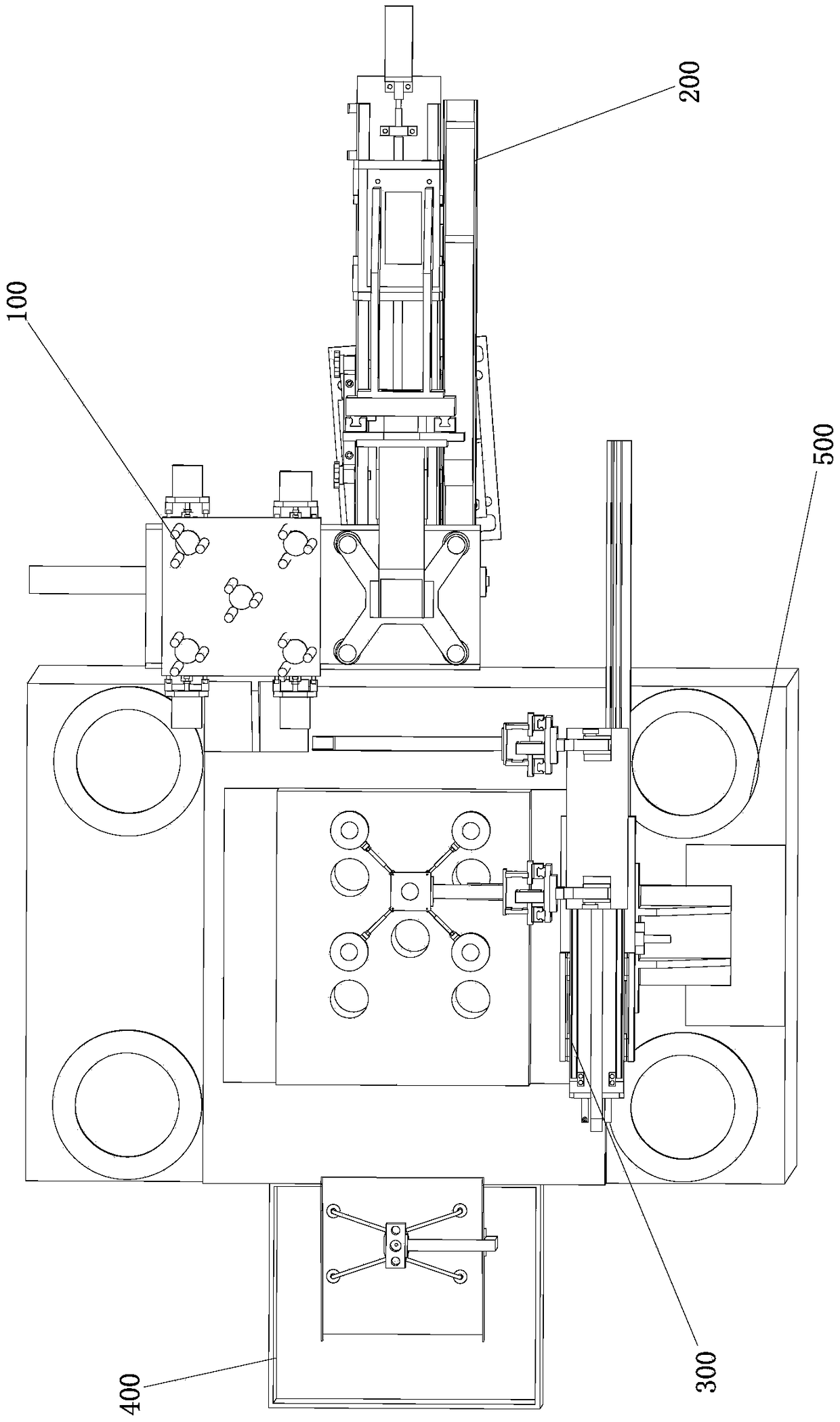 Automatic feeding and discharging device of punch machine