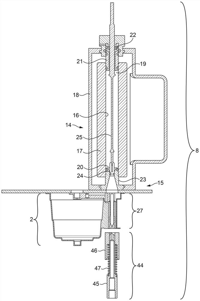 Apparatus and method for preparing a beverage from a liquid supplied by a machine to a package