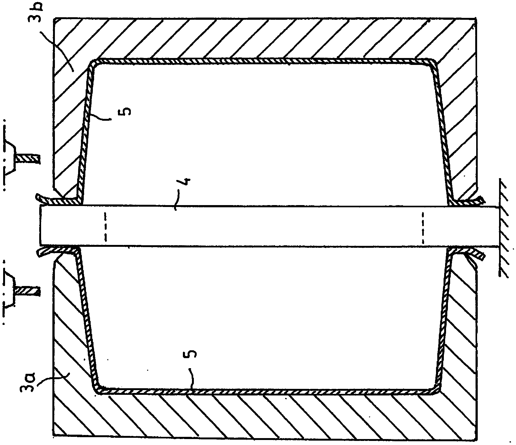 Extrusion-blow-molded fuel tank of thermoplastic material and method for the production thereof