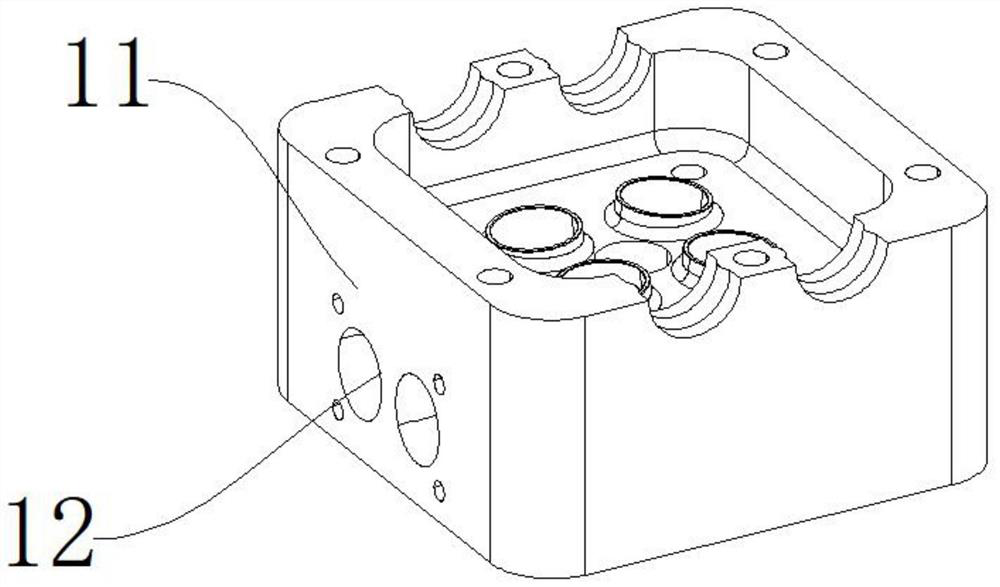 Spray turbulence device for air flow in internal combustion engine cylinder