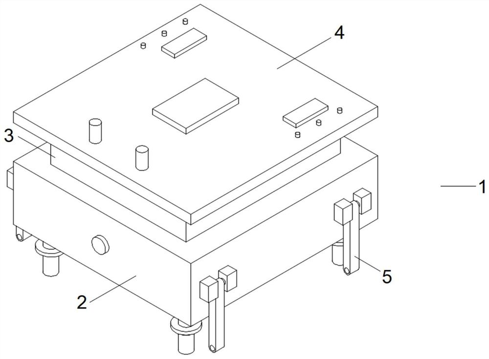 Crystal oscillator with efficient heat dissipation effect