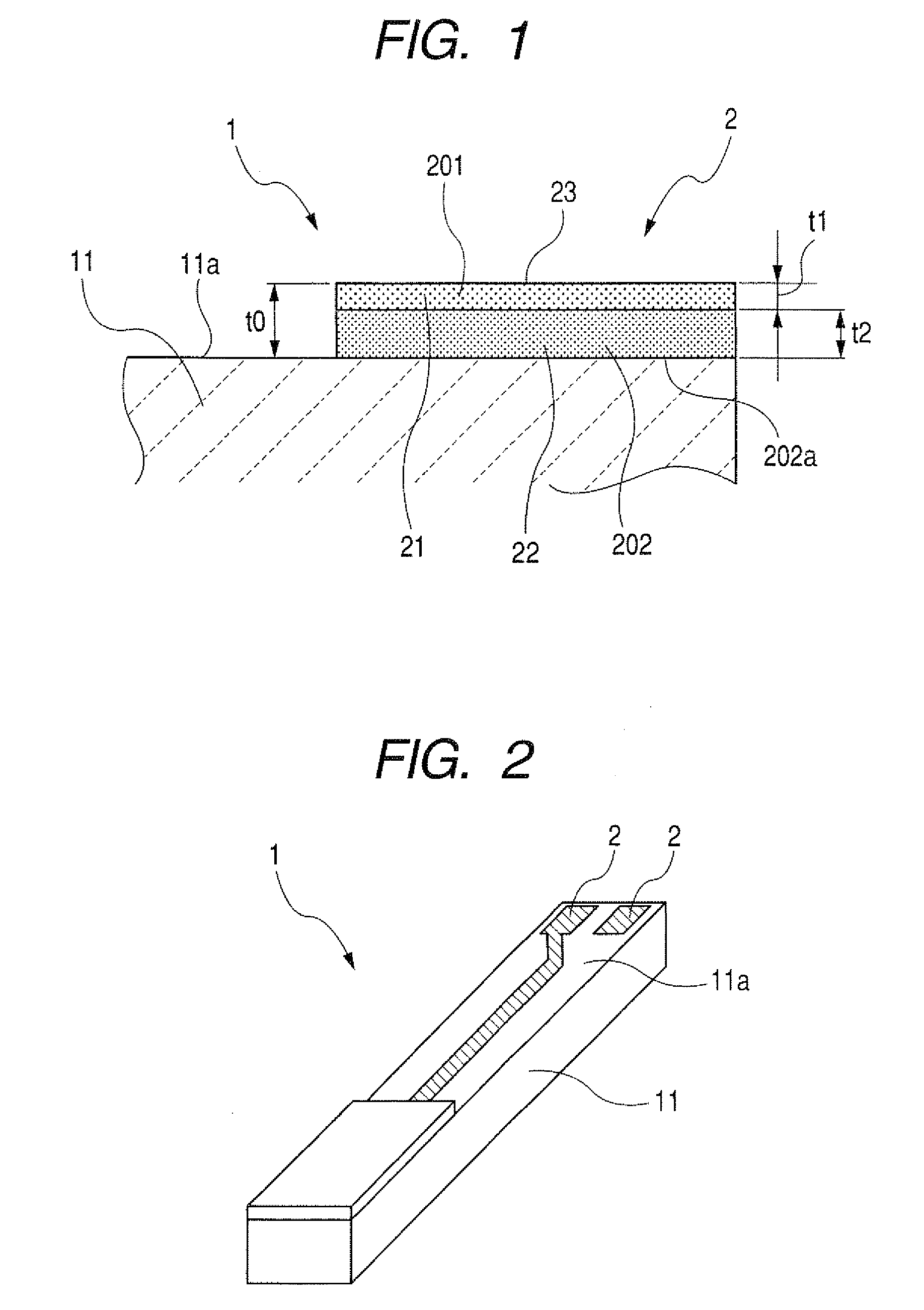 Gas sensing element and gas sensor using such gas sensing element