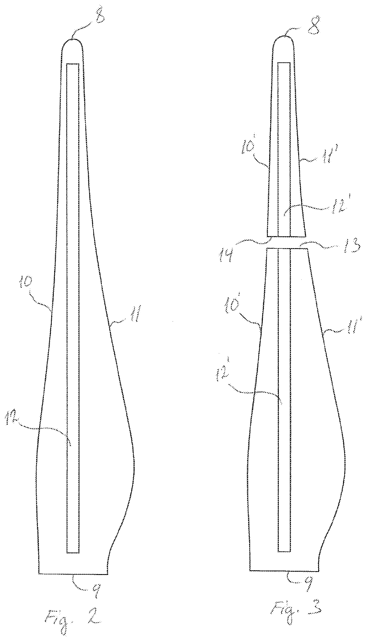 Wind turbine blade, method of manufacturing wind turbine blade, and use of fabric in composite structure of wind turbine blade
