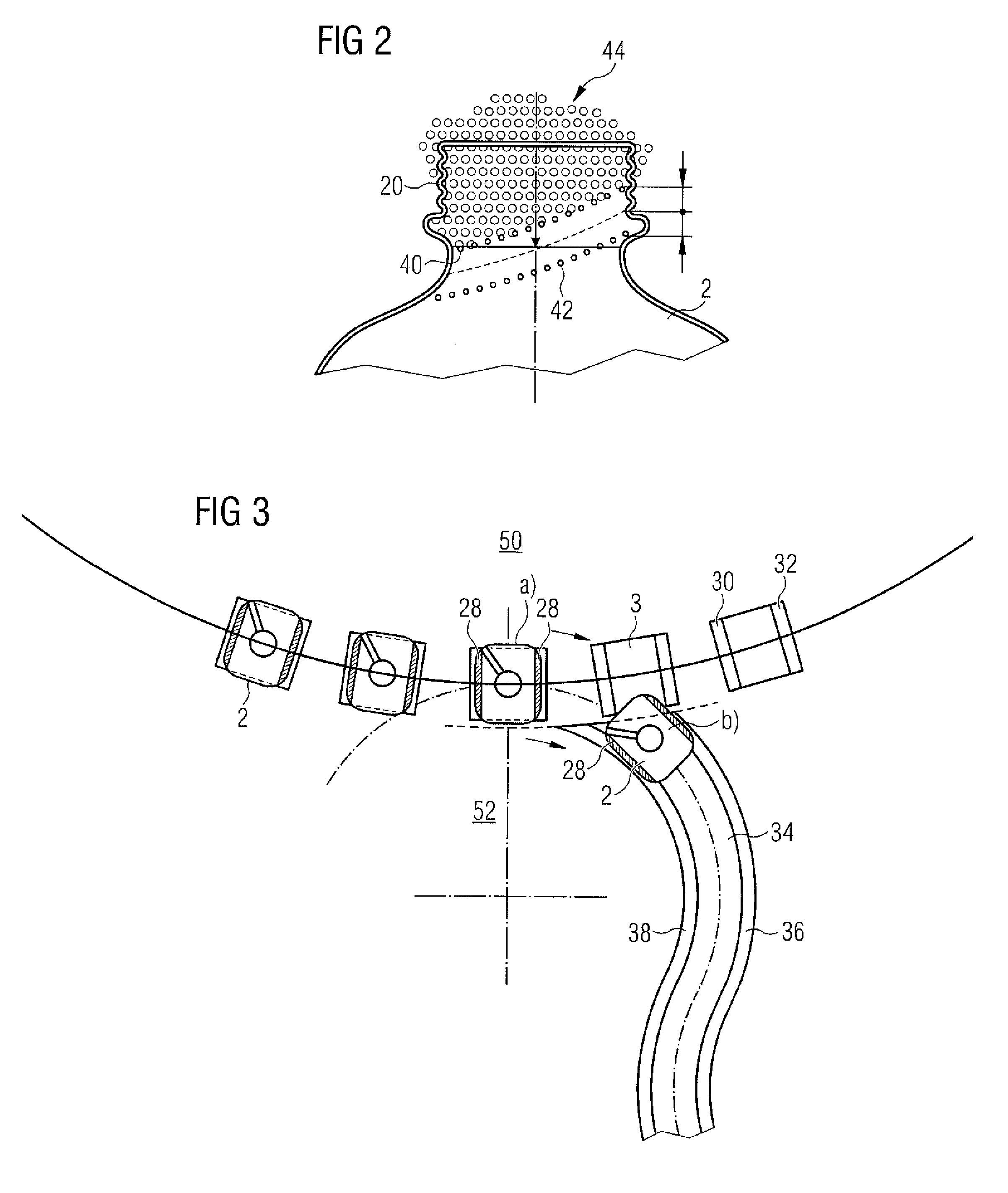 Method and device for transporting containers filled with fluid