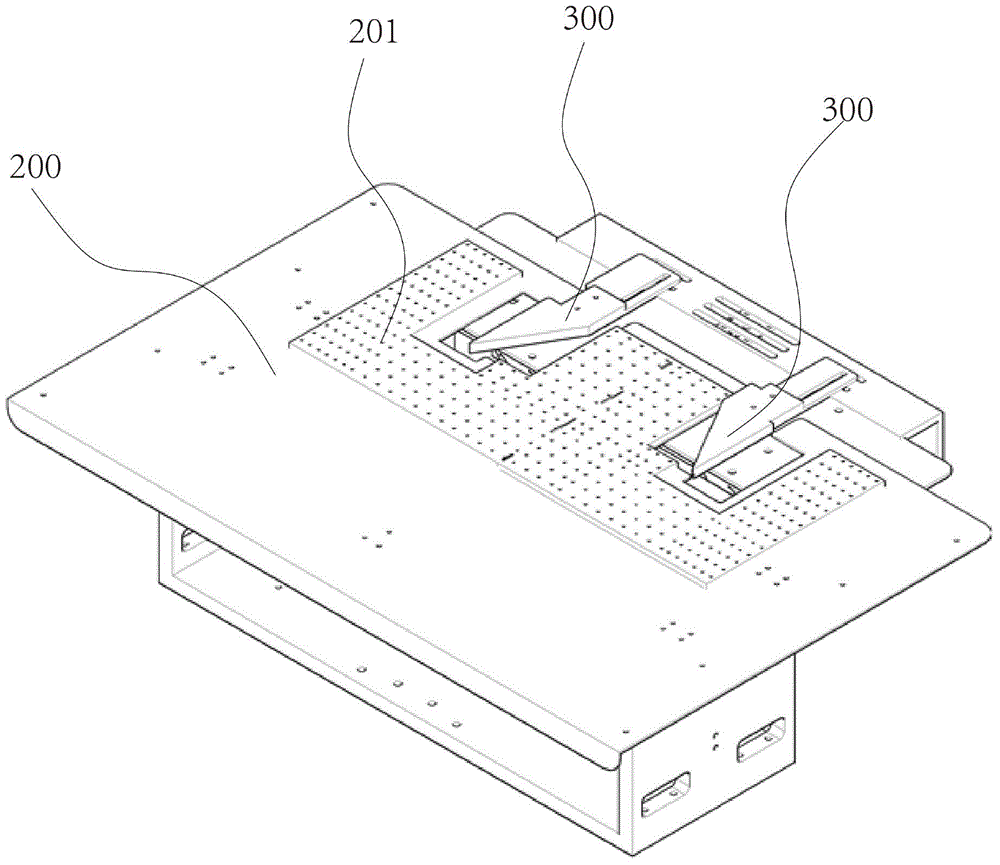Multifunctional buttoning and sewing machine and using method thereof