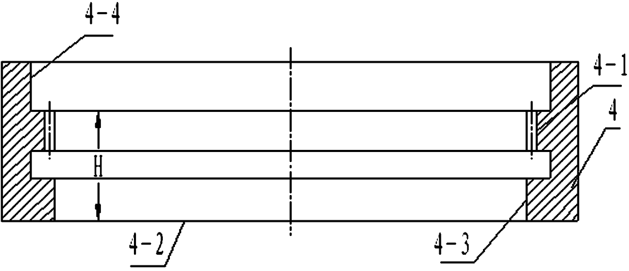 Gauge for measuring maximum and minimum values of intervals between rods of internal spline on part