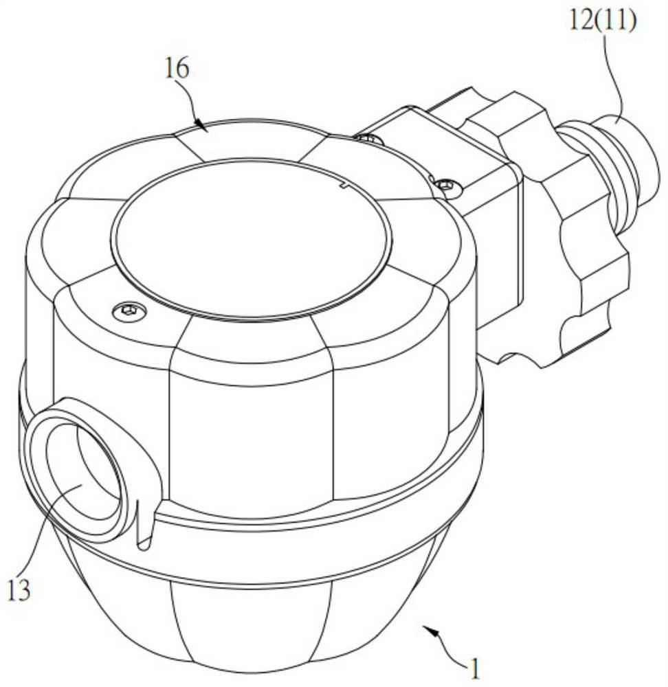 Gas induction device and gas bucket distribution system with the gas induction device