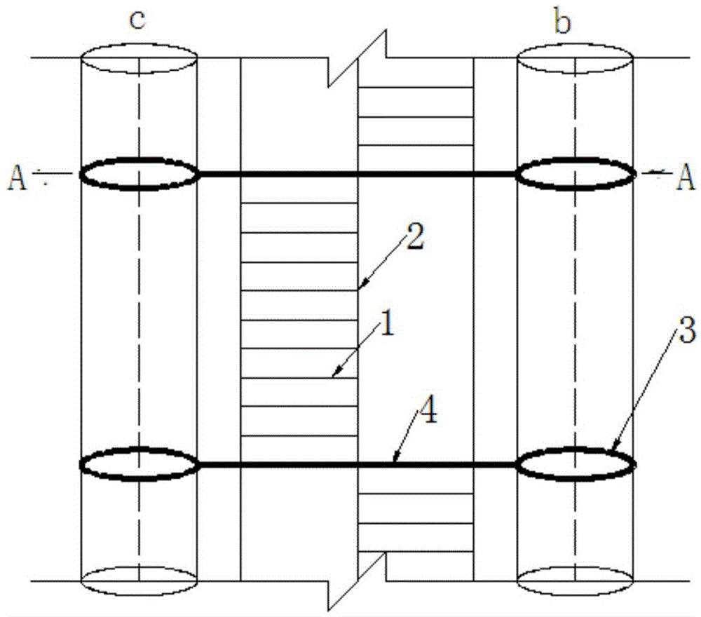 Integrated collaborative working device for pipelines in lng storage tank and vertical maintenance ladder