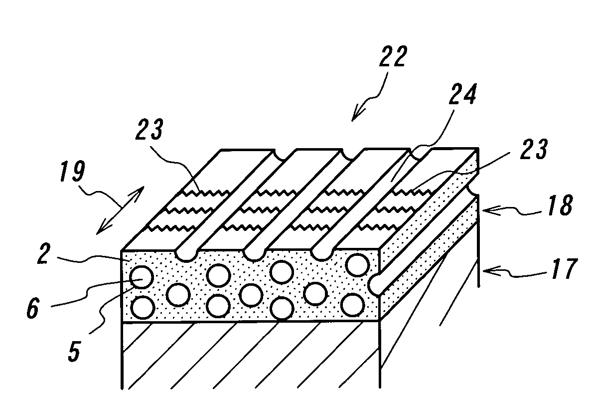 Pneumatic tire including toriodally continuous cells and method of producing same