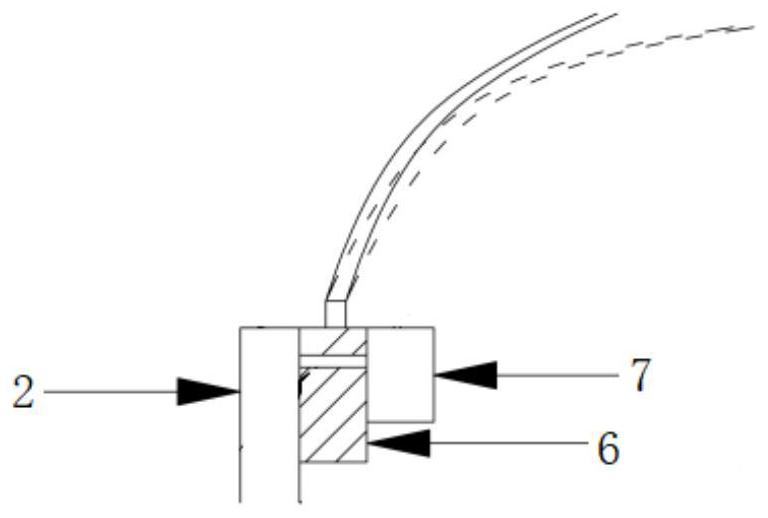 Microwave-based airfield pavement ice accumulation rapid removing mechanism