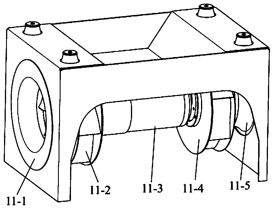 Water cooling device for permanent magnet direct drive system of urban rail vehicle