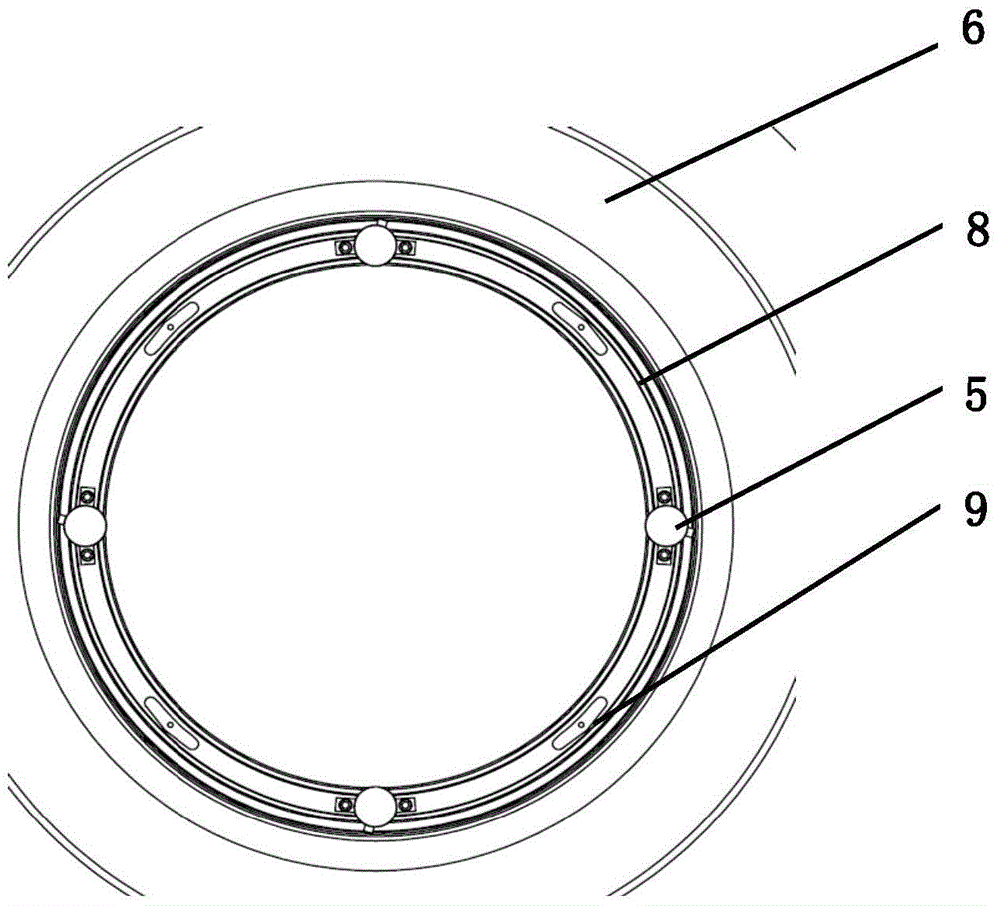 A device for hydraulically dismantling tires of heavy-duty trucks