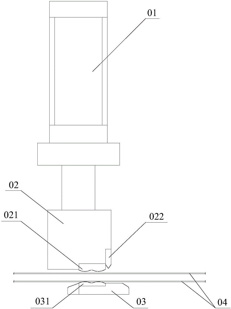 Steel strip packer with steel belt stagger cutting function and steel belt packing method