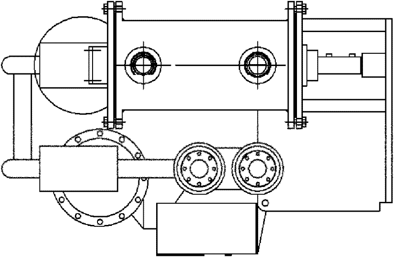 Sewage treatment device and sewage source heat pump central air-conditioning system using same
