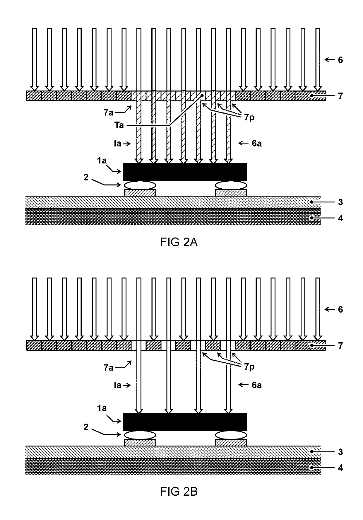 Apparatus and method for soldering a plurality of chips using a flash lamp and a mask