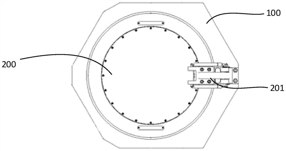 Chamber uncovering mechanism