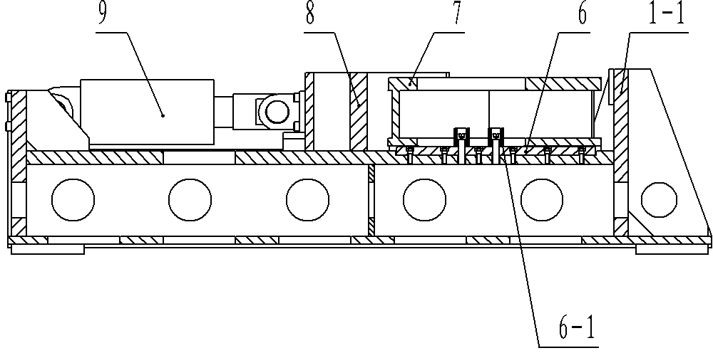 Spliced welding device for speed reduction machine seat