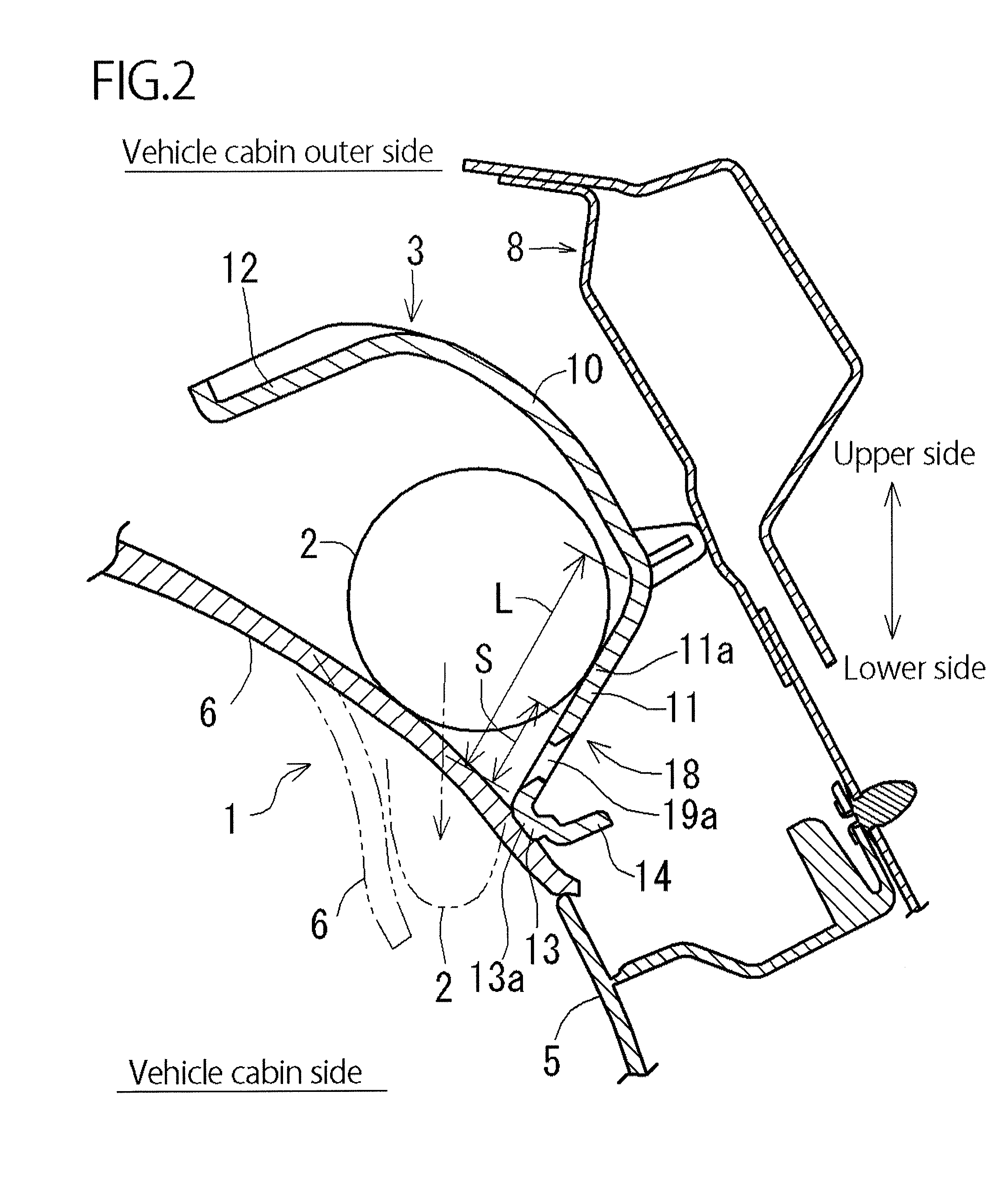 Head protection device and guiding bracket