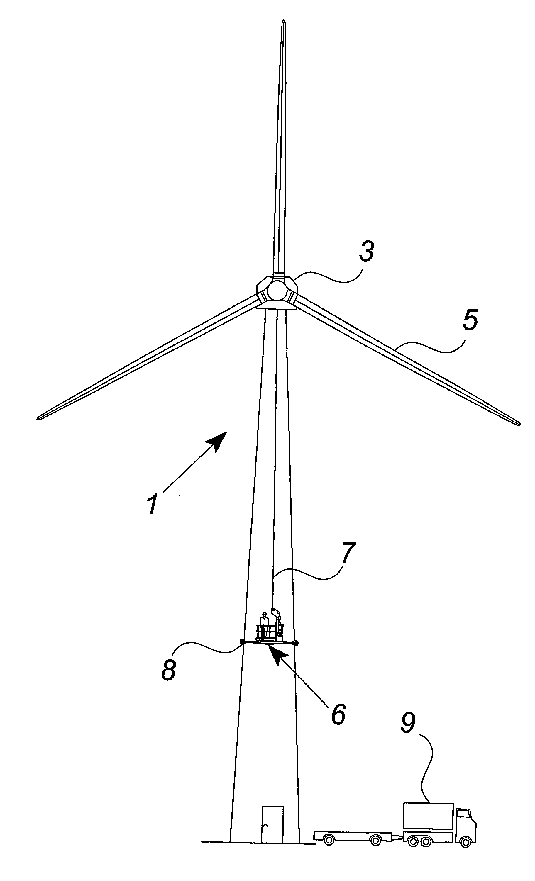 Method of servicing the outer components of a wind turbine such as the wind turbine blades and the tower with a work platform and work platform