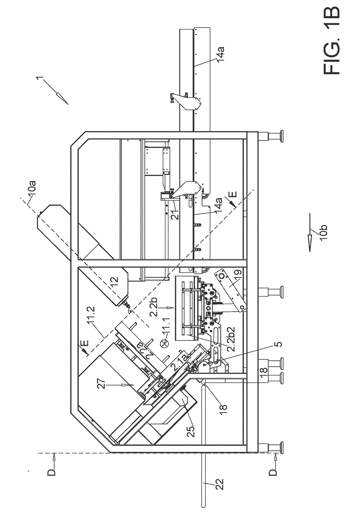Slicing machine and method for slicing elastic strands in particular meat strands