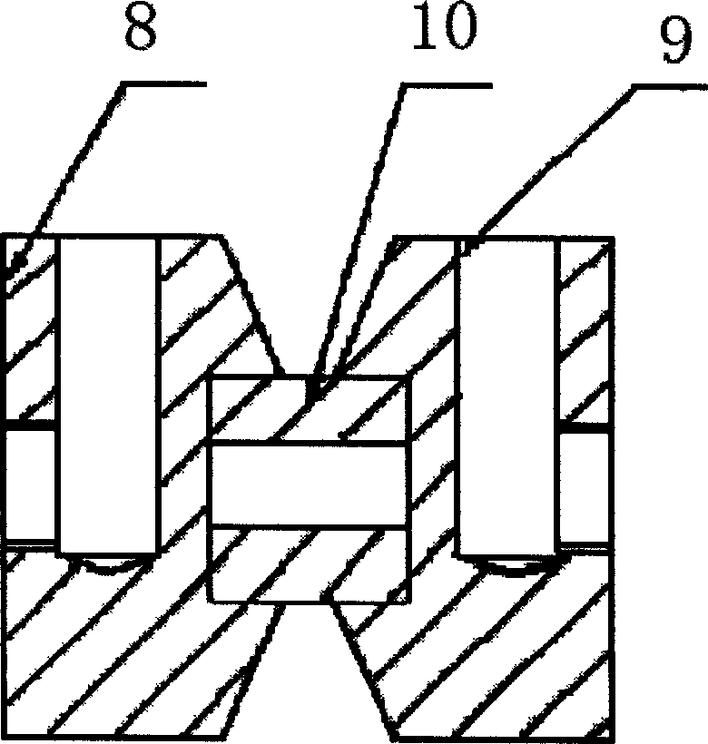 Overvoltage protecting device based on hollow electrode