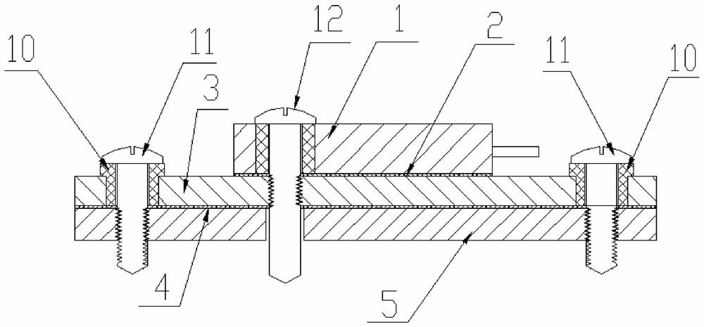 Chip heat dissipation structure