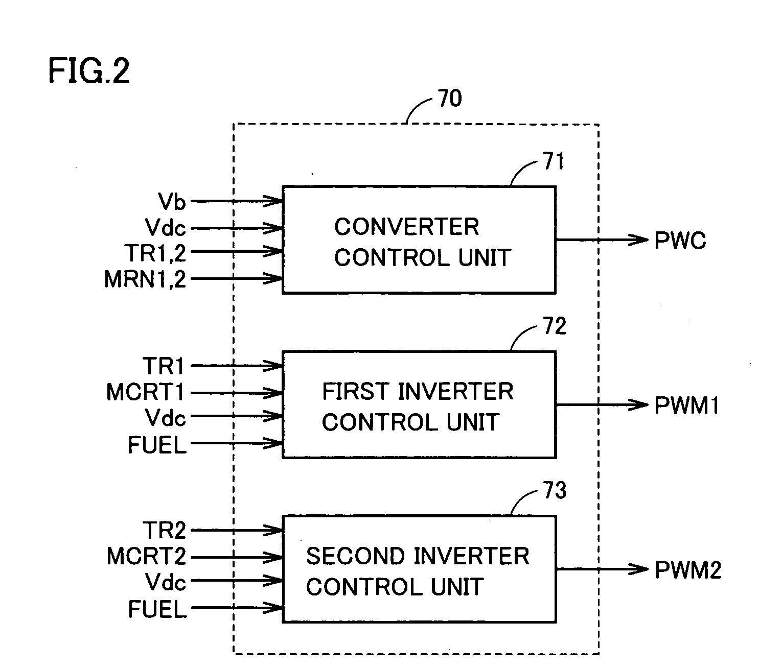 Alternating voltage output apparatus and vehicle including such alternating voltage output apparatus