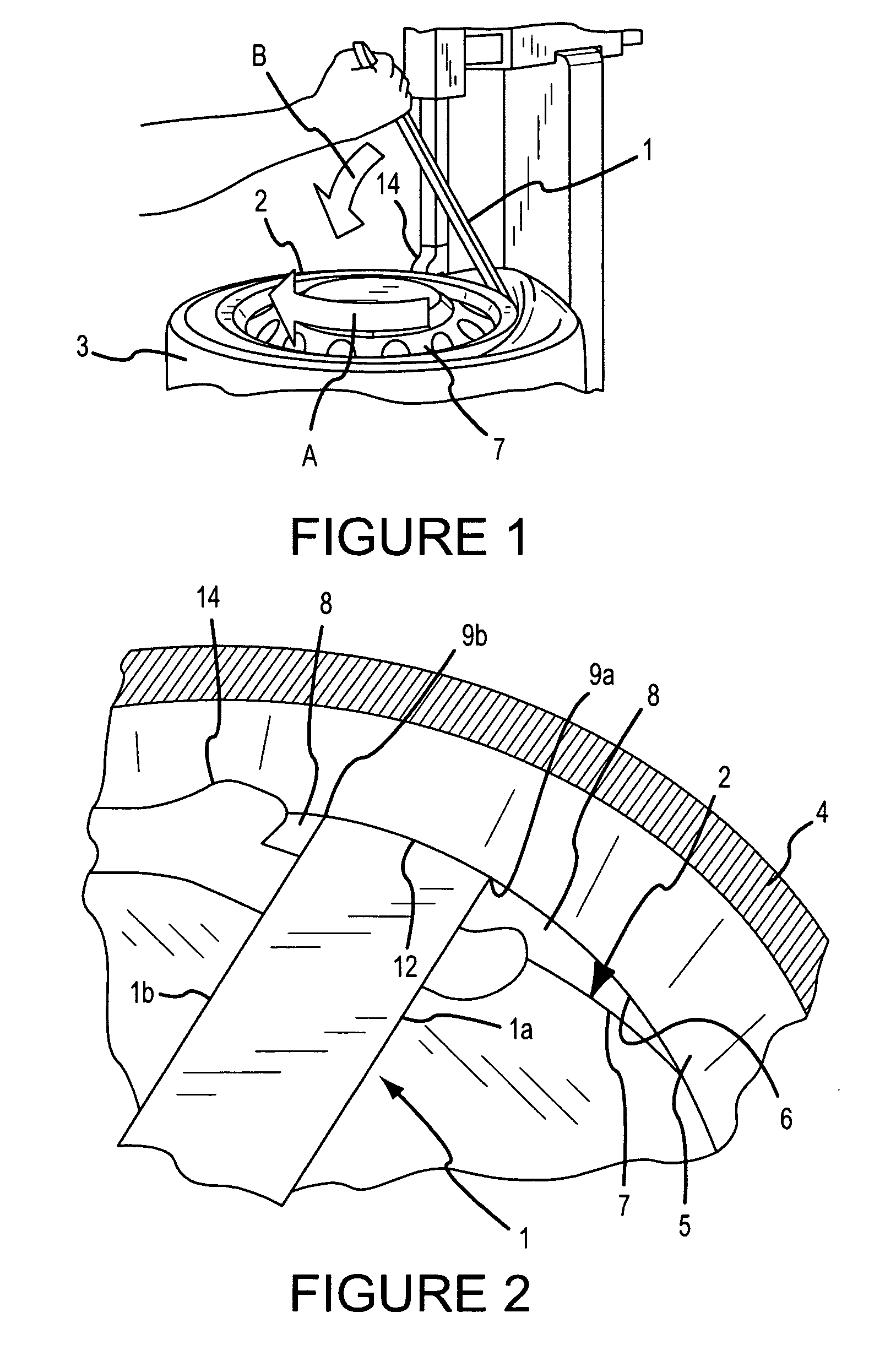 Tire mounting lever having a curved mounting surface