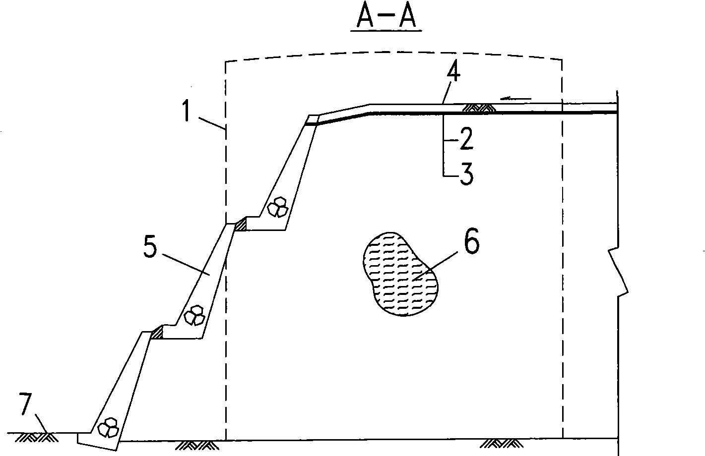 Method and device for constructing solid waste landfill yard with group silos