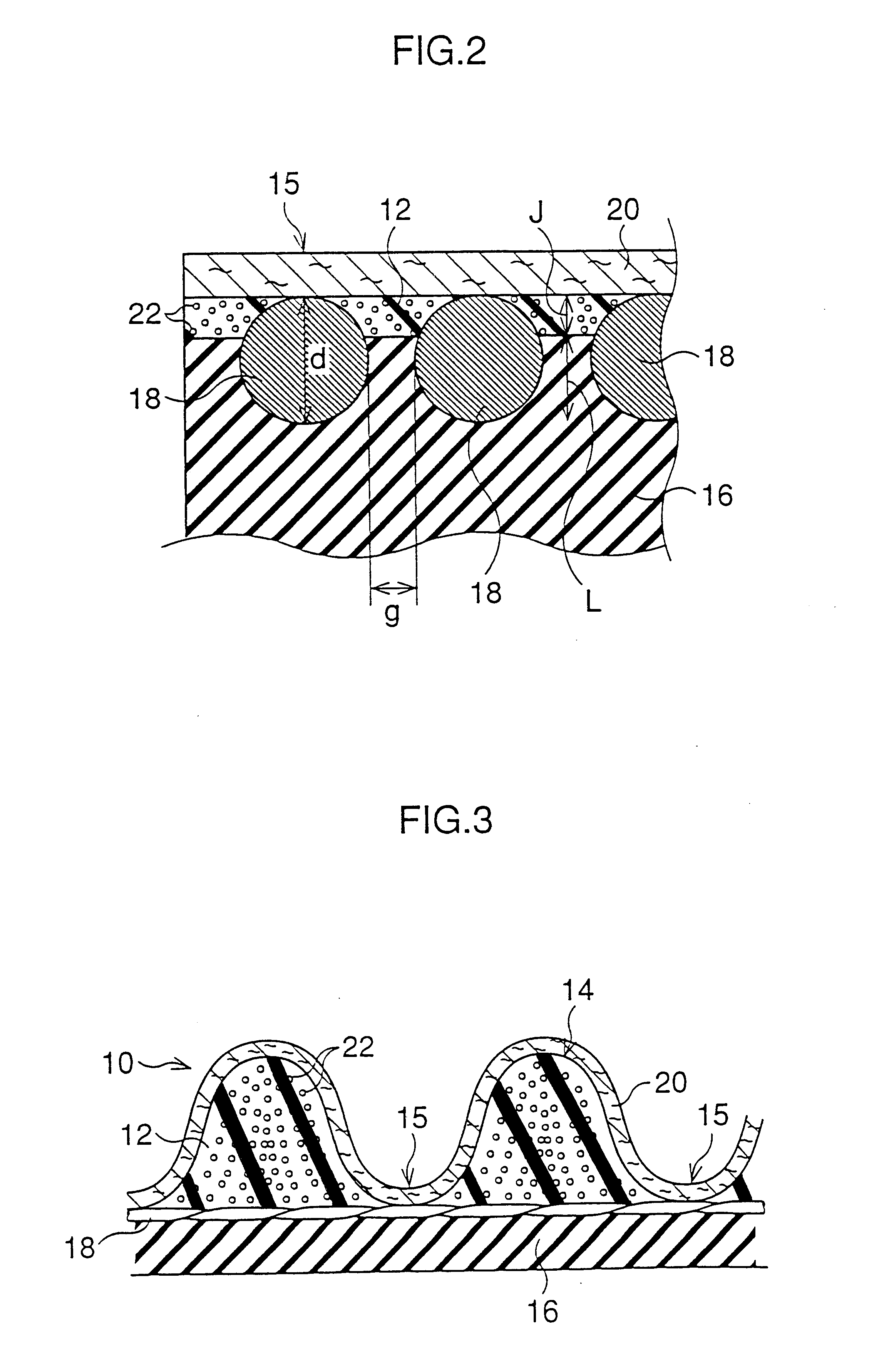 Toothed belt including short fibers distributed therein