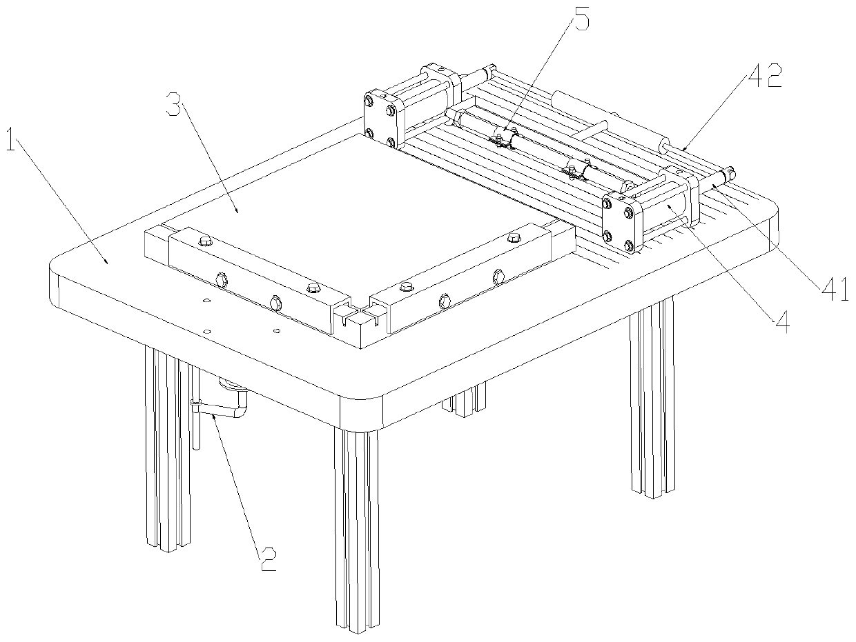 Pulling device for testing ductility of fabrics